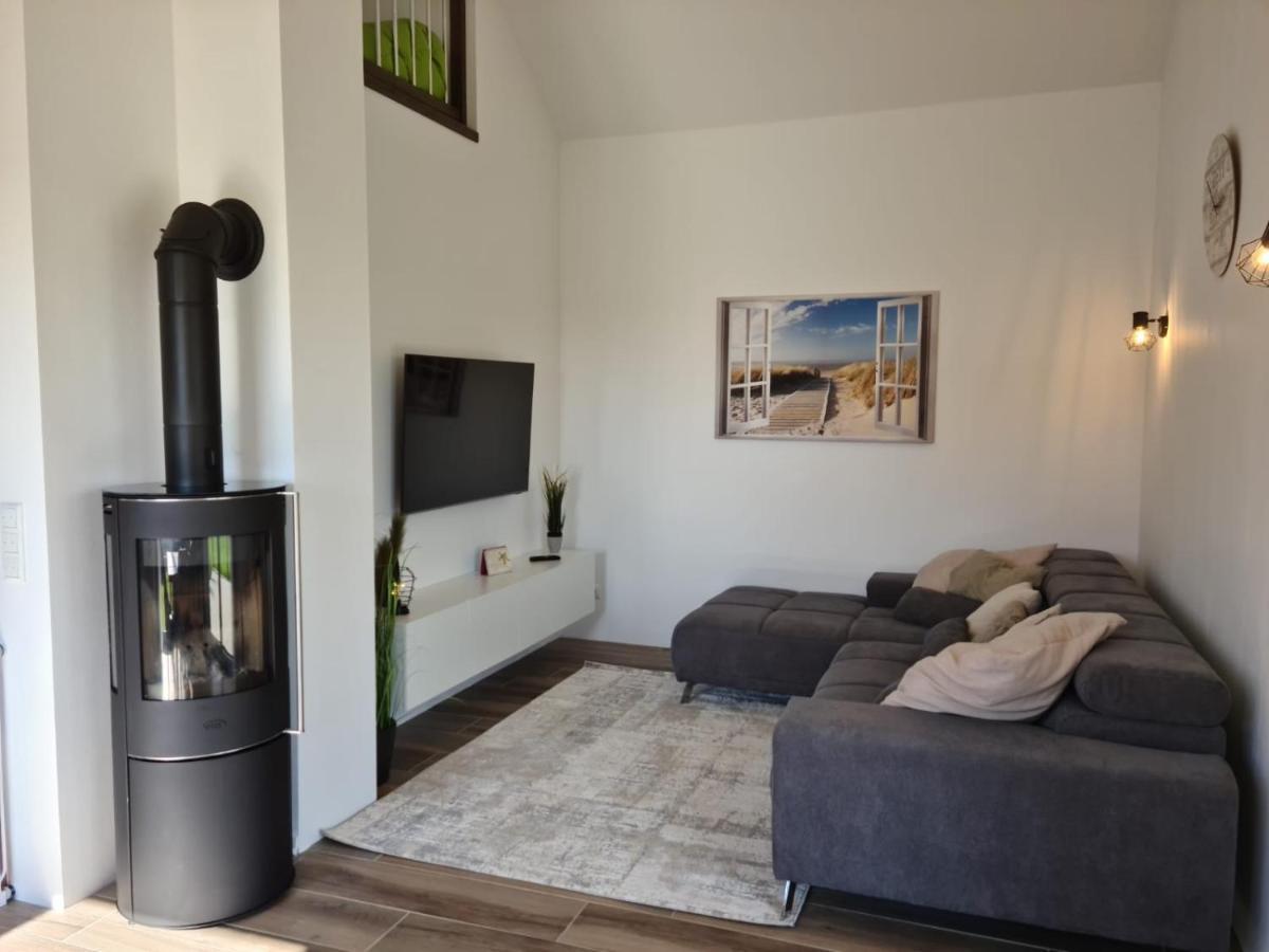 Haus Kuestenbrise - Urlaub Mit Hund An Der Kueste Mit Eigenen Garten, Sauna Und Gemuetlichen Kaminfeuer Schweiburg Екстериор снимка